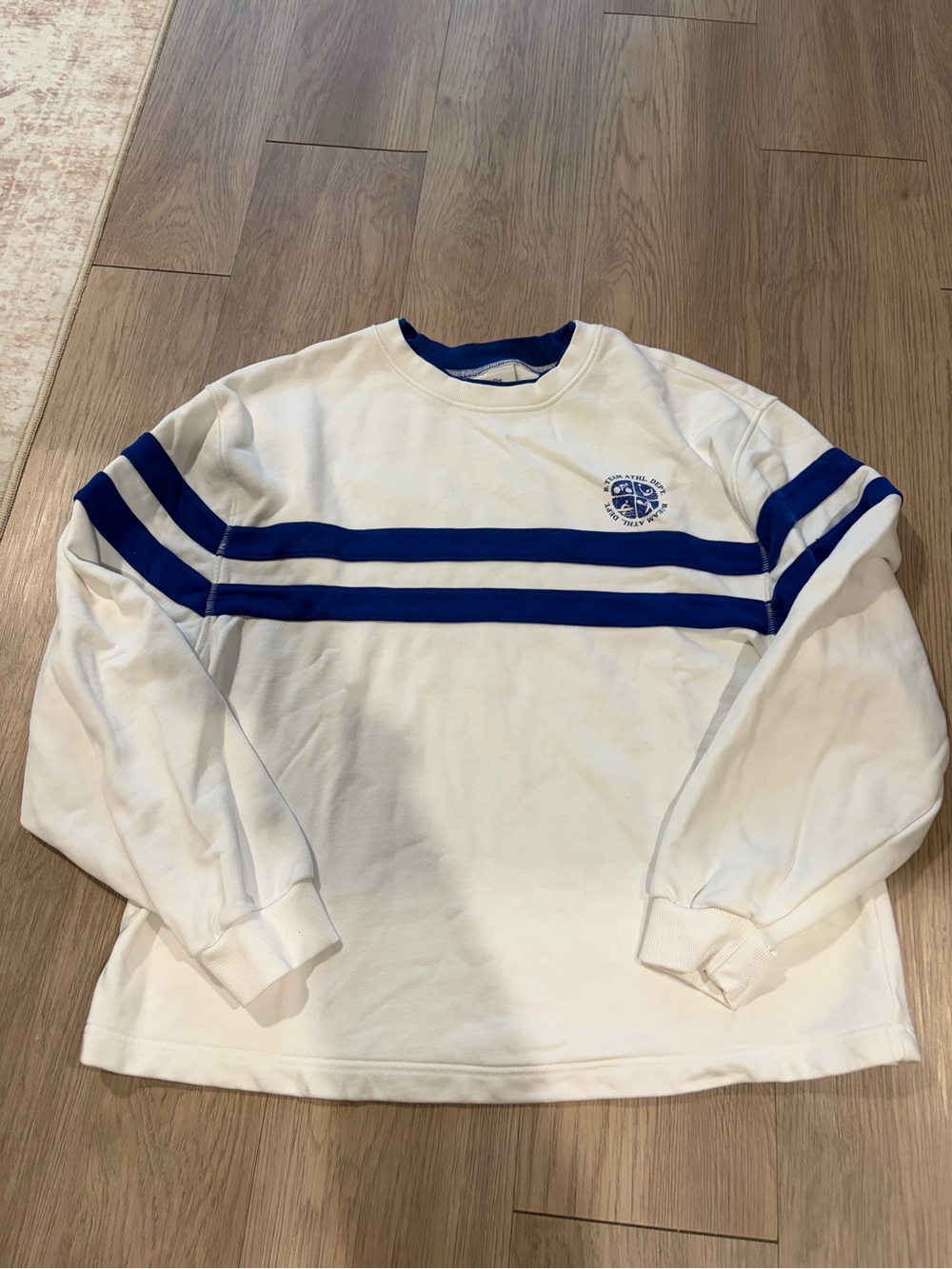 bo & tee crewneck sweatshirt athletic wear brand new size small